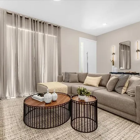 3 Bedrooms- 3 Bathrooms- The Hub 3421 Tt